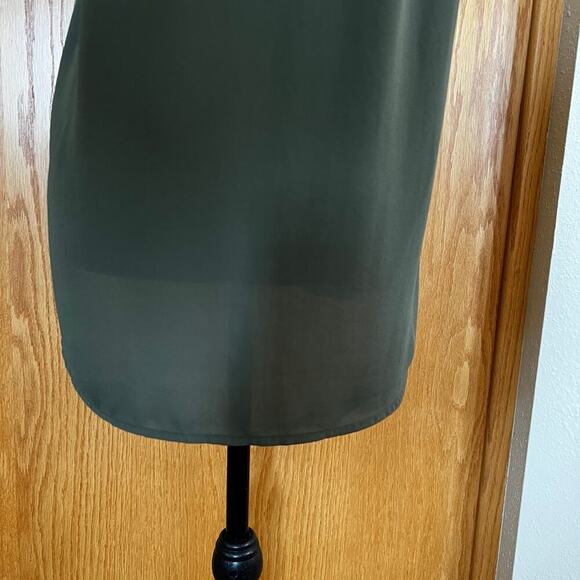 J.Crew women's size 2 sleeveless polyester top/blouse green - Picture 4 of 6